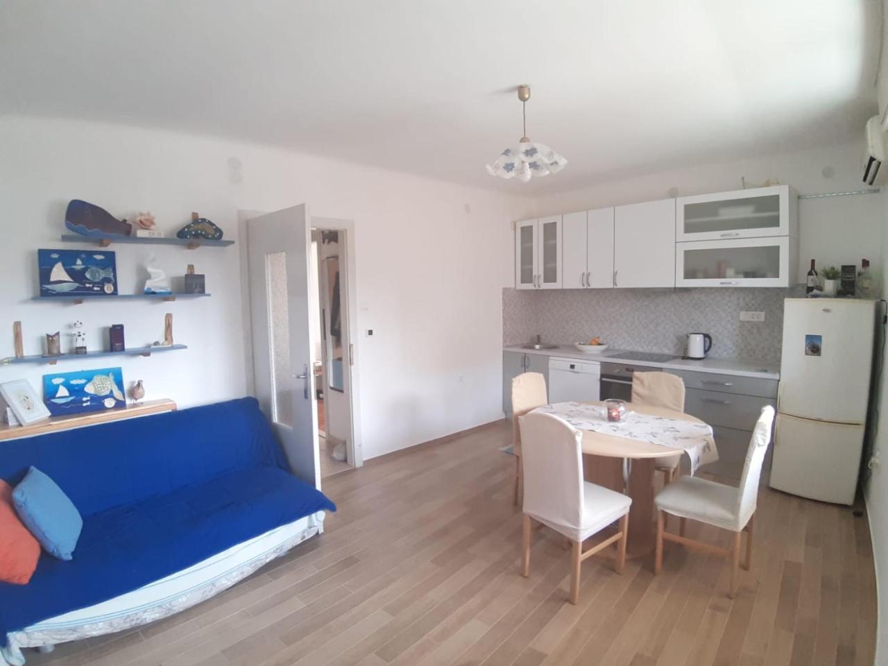 Nina, Apartment In City Centre Split Exteriör bild